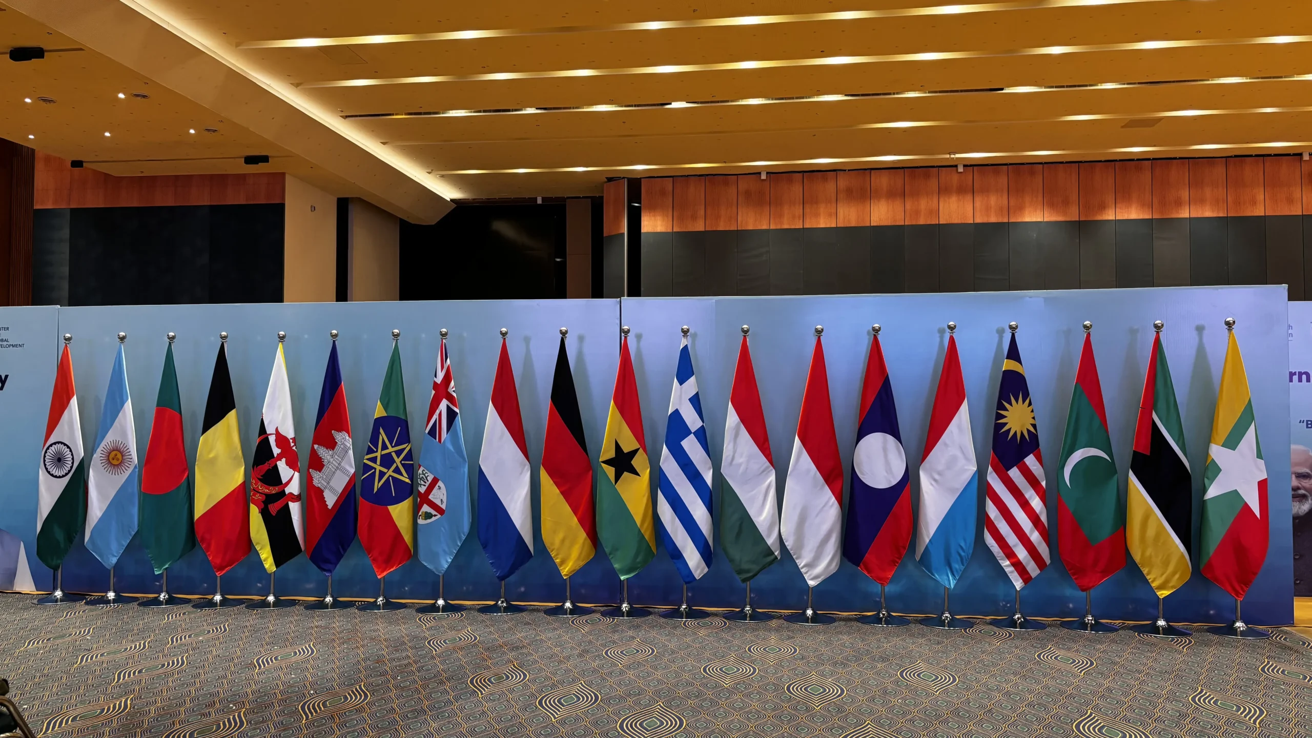 INDOOR FLAG STAND / CONFRENCE FLAG STAND - Image 9
